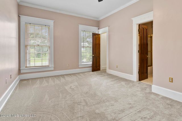 8 12 Oaks Place, Madison, MS 39110