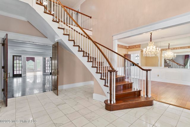 8 12 Oaks Place, Madison, MS 39110