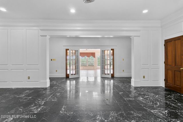 8 12 Oaks Place, Madison, MS 39110