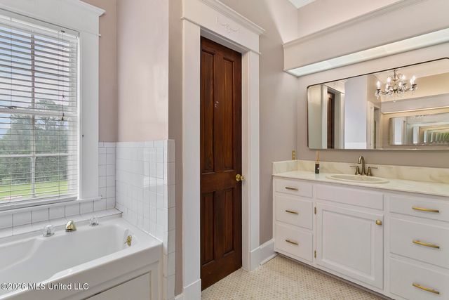 8 12 Oaks Place, Madison, MS 39110