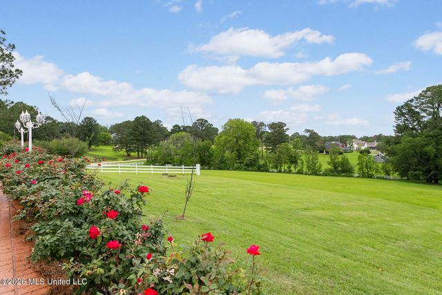 8 12 Oaks Place, Madison, MS 39110
