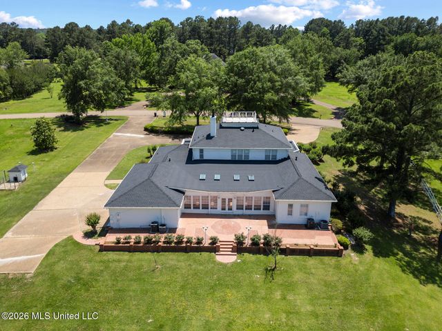 8 12 Oaks Place, Madison, MS 39110