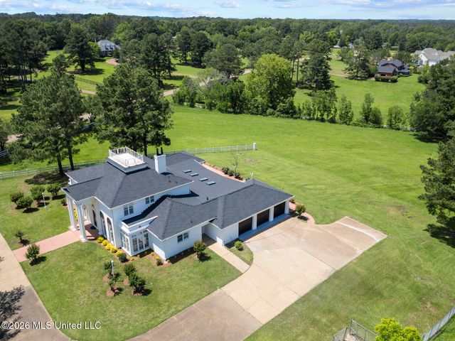 8 12 Oaks Place, Madison, MS 39110