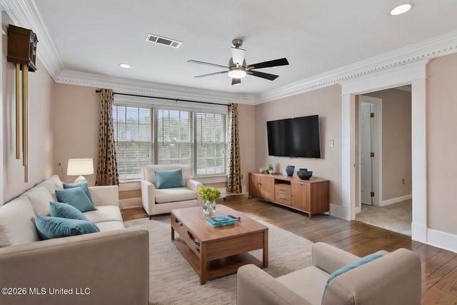 8 12 Oaks Place, Madison, MS 39110