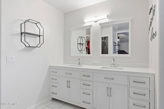 12374 W TURNEY Avenue, Avondale, AZ 85392