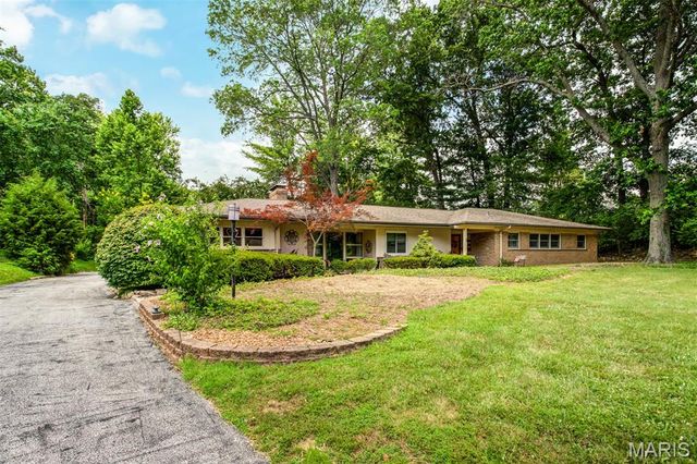 5 Bon Aire Drive, Olivette, MO 63132