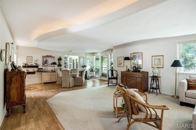 5 Bon Aire Drive, Olivette, MO 63132