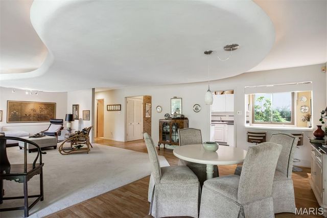 5 Bon Aire Drive, Olivette, MO 63132