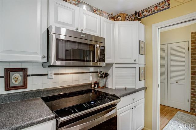 5 Bon Aire Drive, Olivette, MO 63132