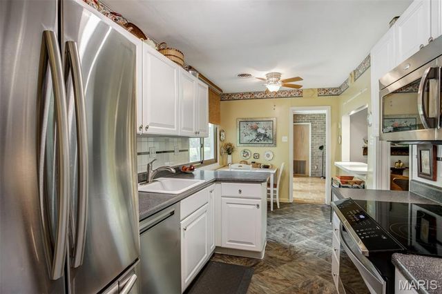 5 Bon Aire Drive, Olivette, MO 63132