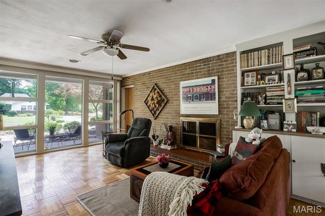 5 Bon Aire Drive, Olivette, MO 63132