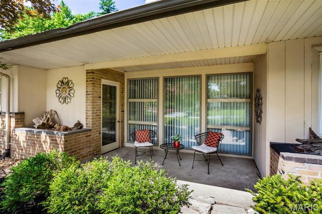5 Bon Aire Drive, Olivette, MO 63132
