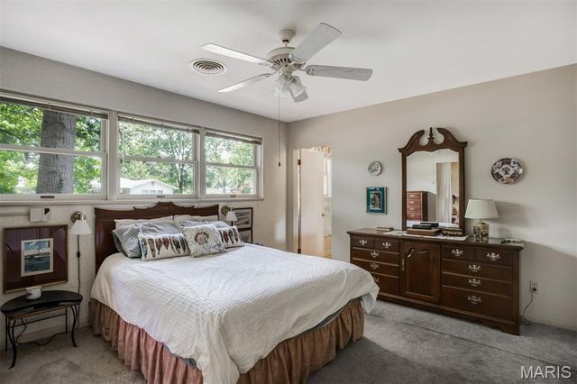 5 Bon Aire Drive, Olivette, MO 63132