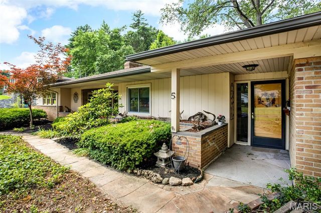 5 Bon Aire Drive, Olivette, MO 63132