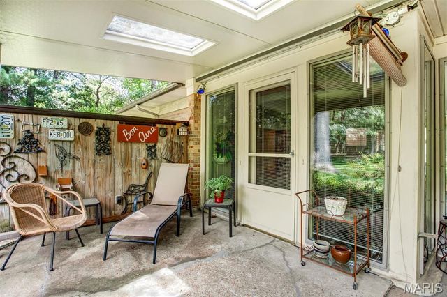 5 Bon Aire Drive, Olivette, MO 63132