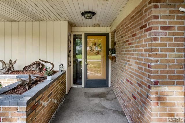 5 Bon Aire Drive, Olivette, MO 63132