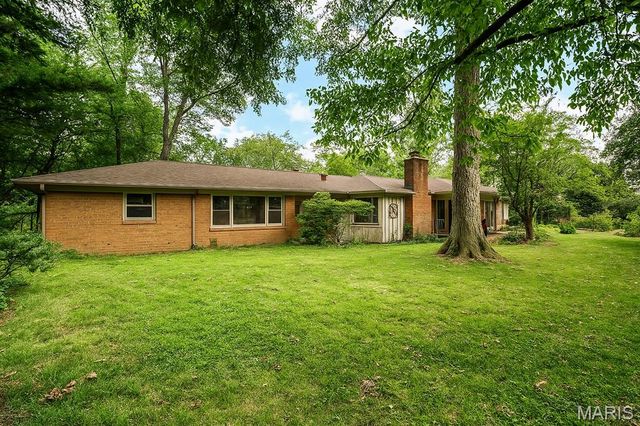 5 Bon Aire Drive, Olivette, MO 63132