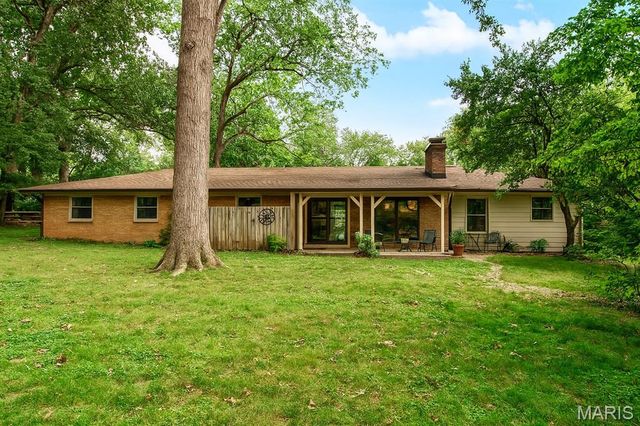 5 Bon Aire Drive, Olivette, MO 63132