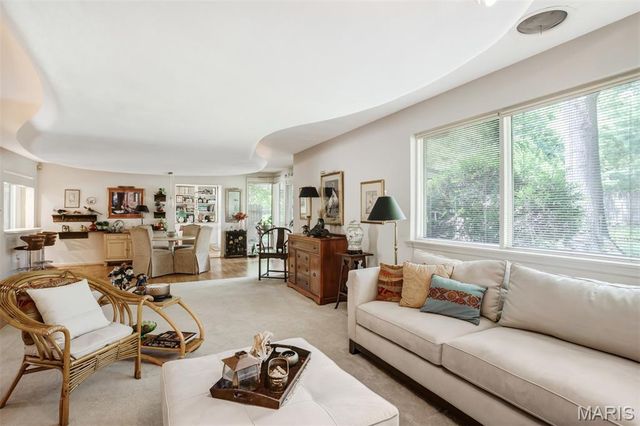 5 Bon Aire Drive, Olivette, MO 63132