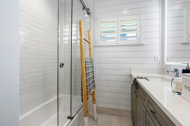911 SW 27th Terrace, Boynton Beach, FL 33435
