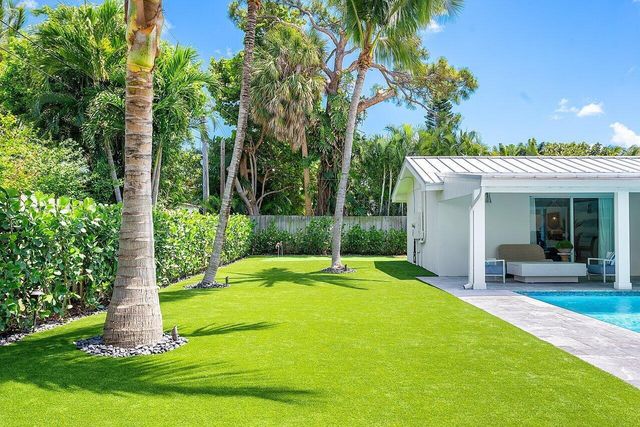 911 SW 27th Terrace, Boynton Beach, FL 33435