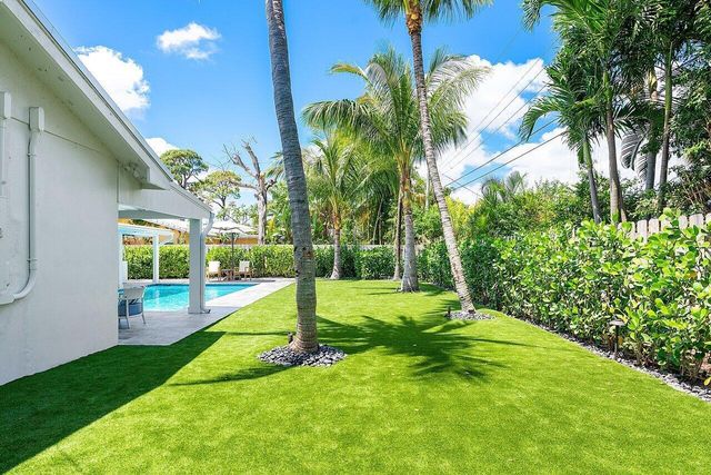 911 SW 27th Terrace, Boynton Beach, FL 33435