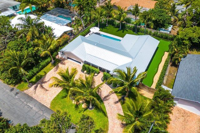 911 SW 27th Terrace, Boynton Beach, FL 33435