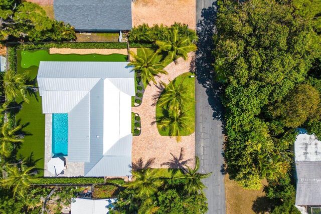 911 SW 27th Terrace, Boynton Beach, FL 33435