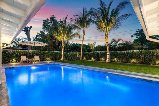 911 SW 27th Terrace, Boynton Beach, FL 33435