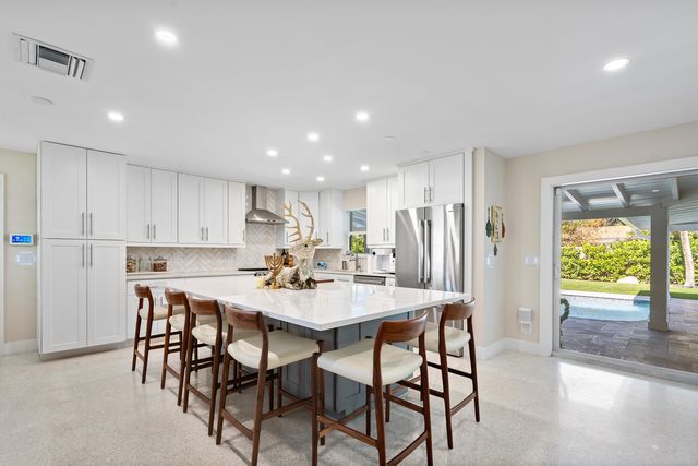911 SW 27th Terrace, Boynton Beach, FL 33435