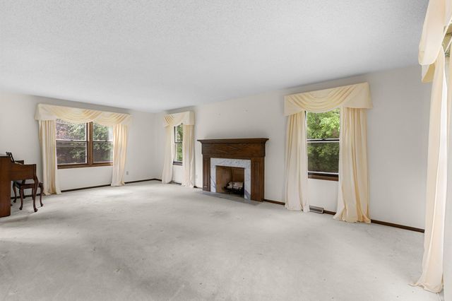 18010 County Road 6, Plymouth, MN 55447