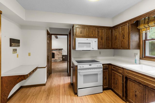 18010 County Road 6, Plymouth, MN 55447