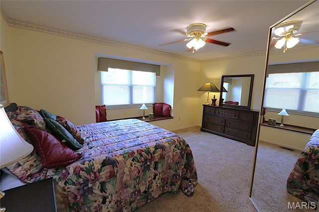 817 Greenridge Lane, St Peters, MO 63376