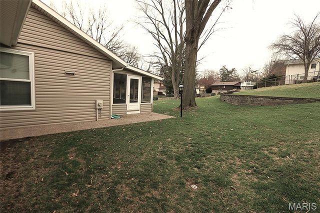 817 Greenridge Lane, St Peters, MO 63376