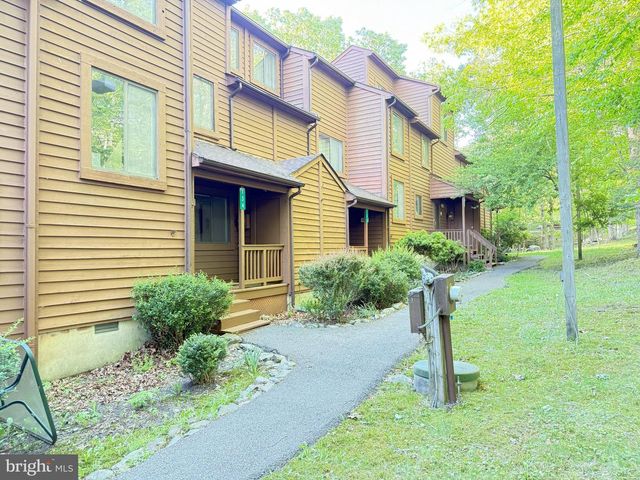 134 ENGLISH CT, Bushkill, PA 18324