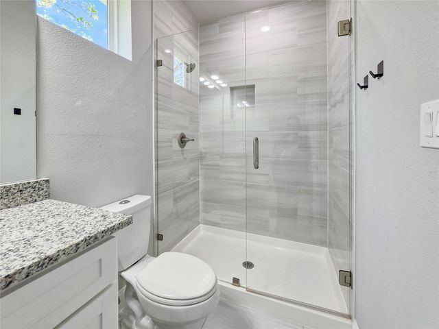 6104 Chickasaw Drive, Mabank, TX 75156