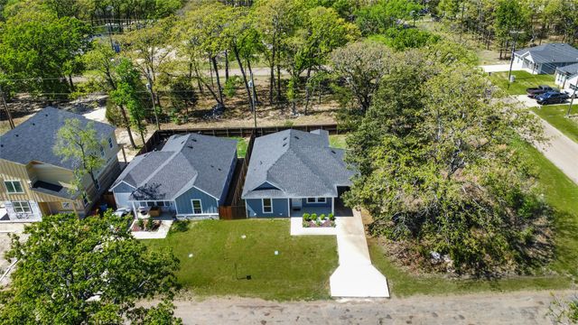 6104 Chickasaw Drive, Mabank, TX 75156