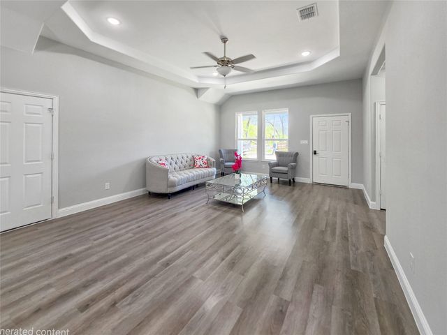 6104 Chickasaw Drive, Mabank, TX 75156