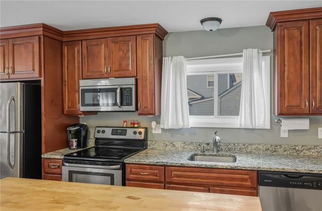 28 Gardner Street, Pawtucket, RI 02861
