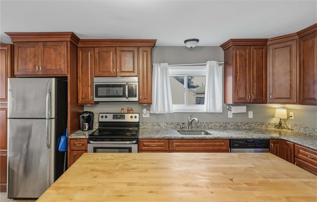 28 Gardner Street, Pawtucket, RI 02861