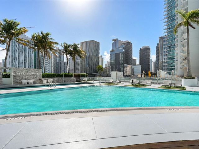 90 SW 3rd St 2015, Miami, FL 33130