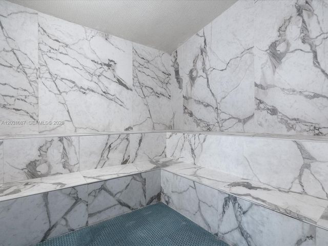 90 SW 3rd St 2015, Miami, FL 33130