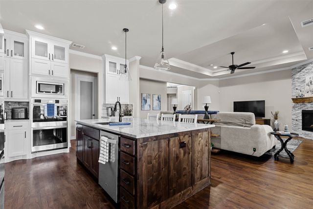 1214 Woodside Drive, Mansfield, TX 76063