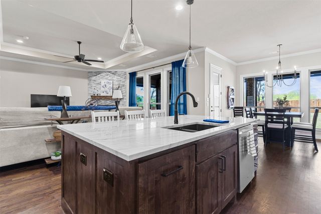 1214 Woodside Drive, Mansfield, TX 76063