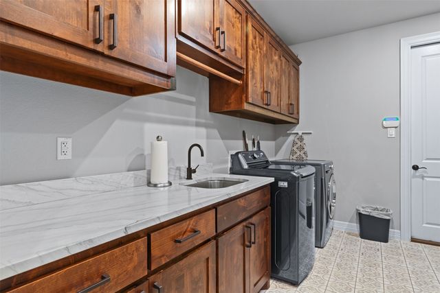 1214 Woodside Drive, Mansfield, TX 76063