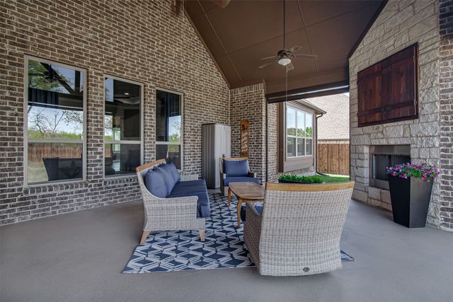 1214 Woodside Drive, Mansfield, TX 76063
