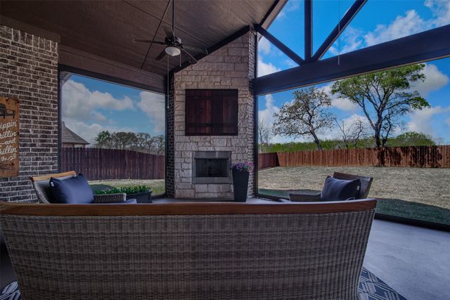 1214 Woodside Drive, Mansfield, TX 76063