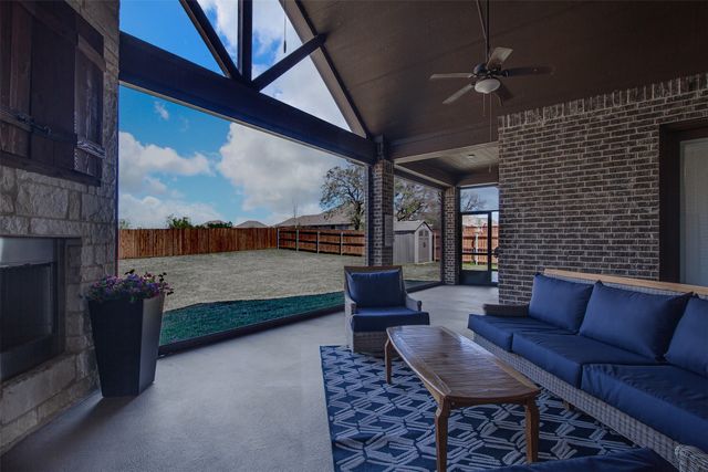 1214 Woodside Drive, Mansfield, TX 76063