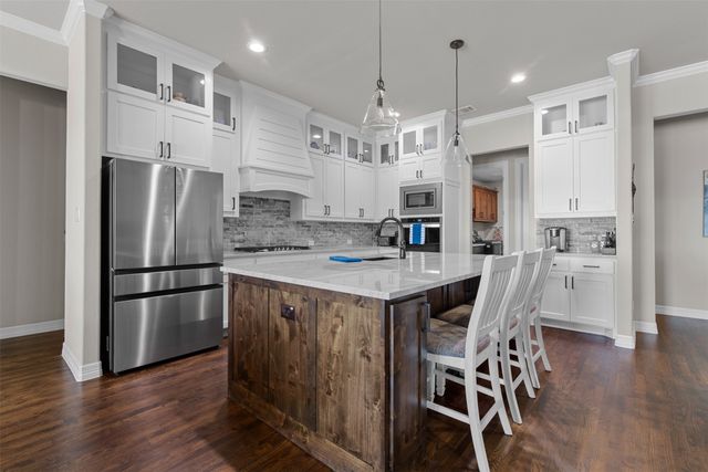 1214 Woodside Drive, Mansfield, TX 76063