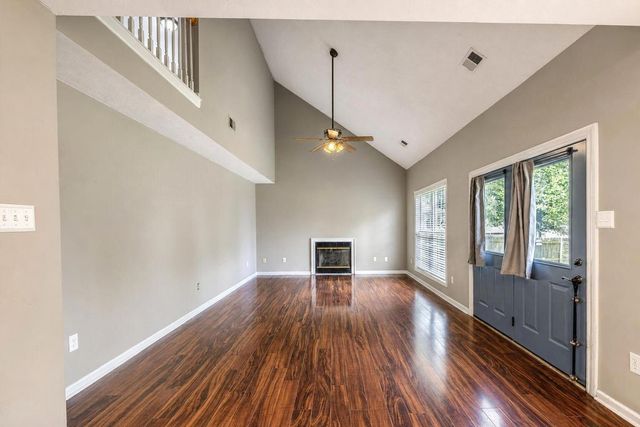 125 Old Post Road, Paris, KY 40361